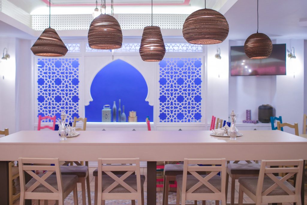 Design autentic libanez: detalii arhitecturale care reflectă bogăția și eleganța tradiției orientale, transformând spațiul într-un adevărat majlis.